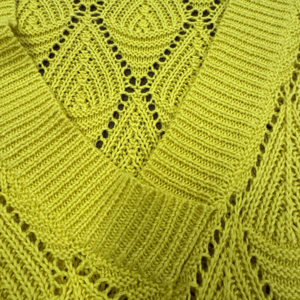 Yellow‎ V-Neck The Buckle Daytrip Women's Cotton Scalloped Sweater - XS/S - Picture 4 of 8